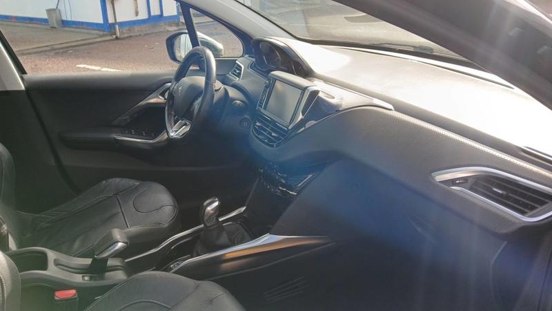 Peugeot 2008 1.2 PureTech 110 Feline