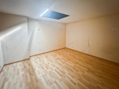 Maison - 100 m² - 2 pièces