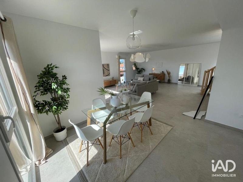 Appartement - 94 m² - 4 pièces