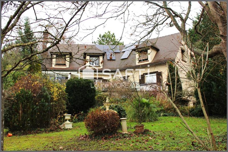 Maison - 220 m² - 8 pièces