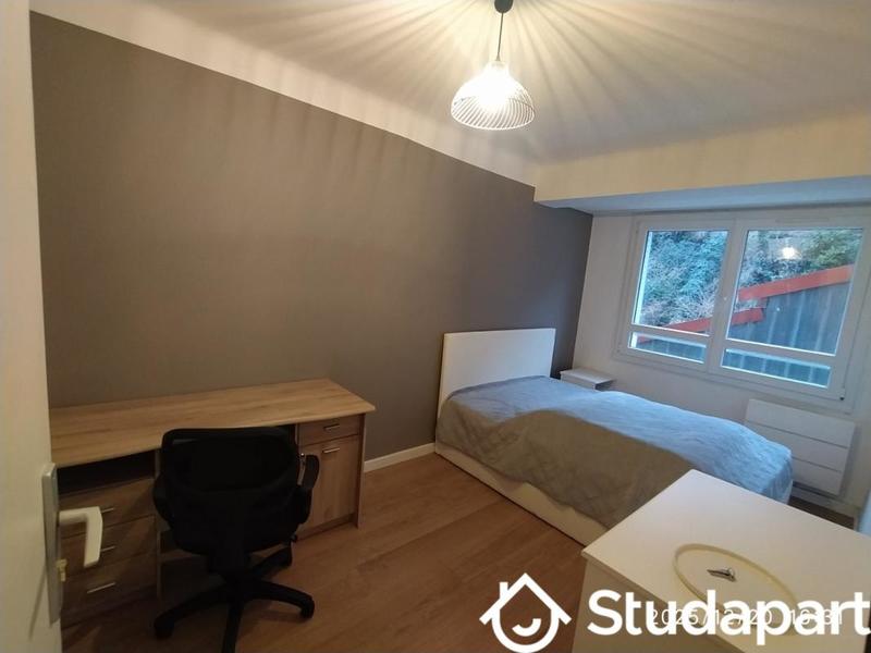 Chambre - 11 m² - 1 pièce