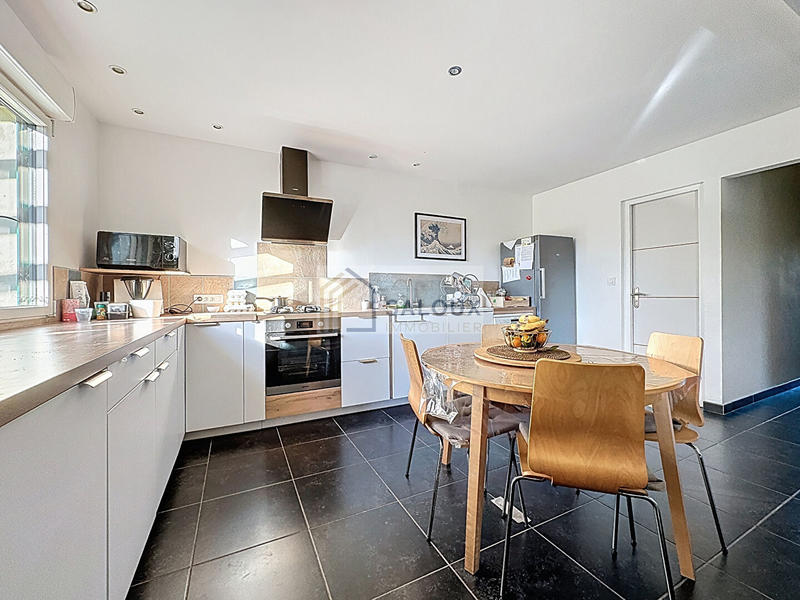 Maison - 91 m² - 4 pièces