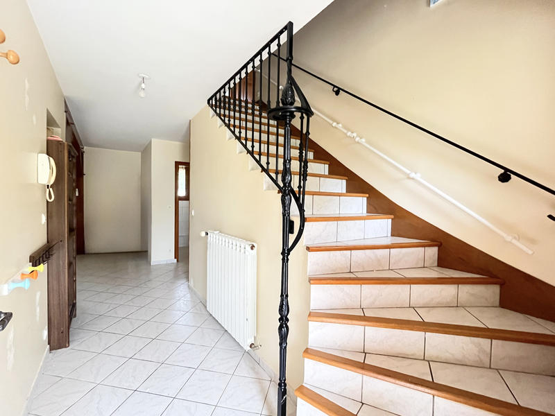Maison - 230 m² - 8 pièces