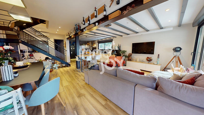 Maison - 152 m² - 6 pièces