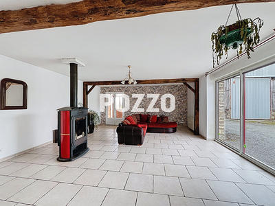 Maison - 255 m² - 7 pièces