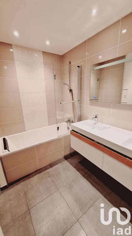 Appartement - 100 m² - 5 pièces