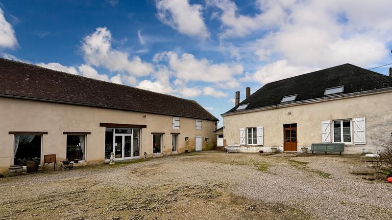 Maison - 158 m² - 8 pièces