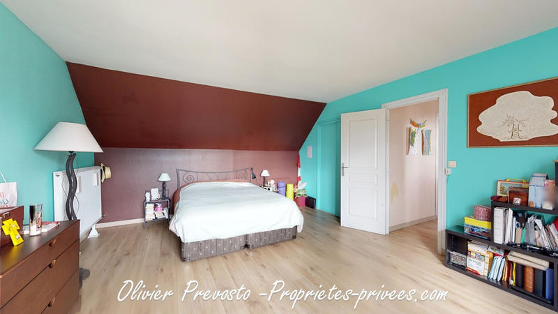 Maison - 240 m² - 10 pièces