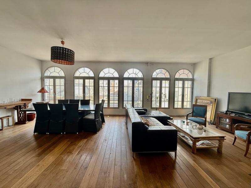 Appartement - 209 m² - 6 pièces