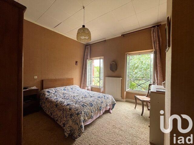 Maison - 280 m² - 10 pièces