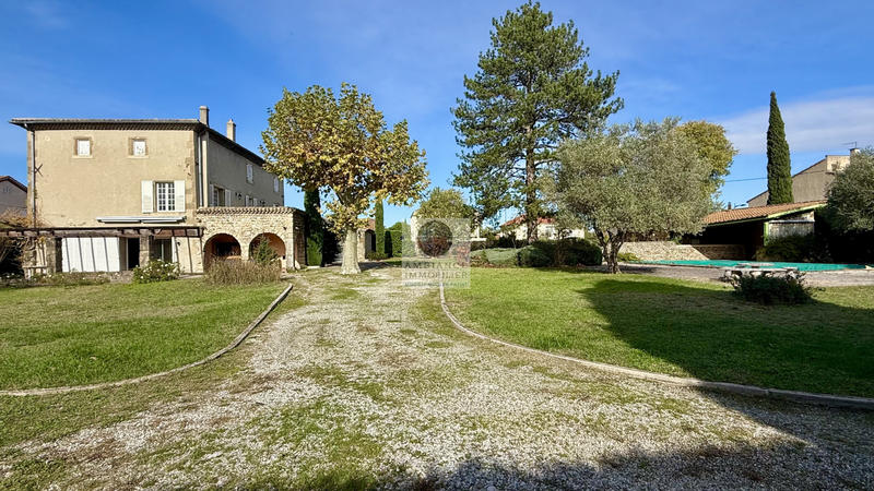 Maison - 217 m² - 7 pièces