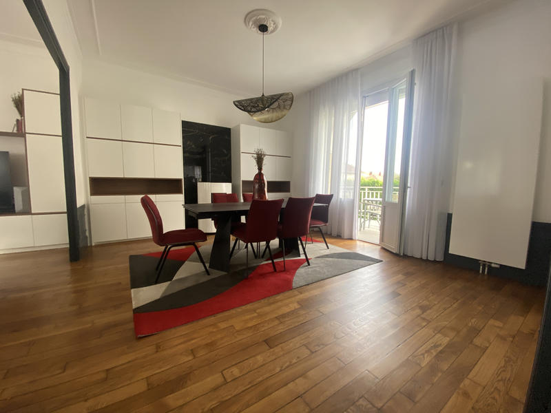 Maison - 240 m² - 7 pièces