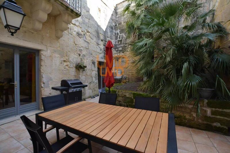 Demeure - 184 m² - 5 pièces