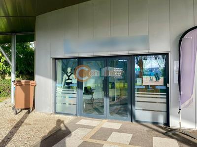 Local commercial - 127 m²