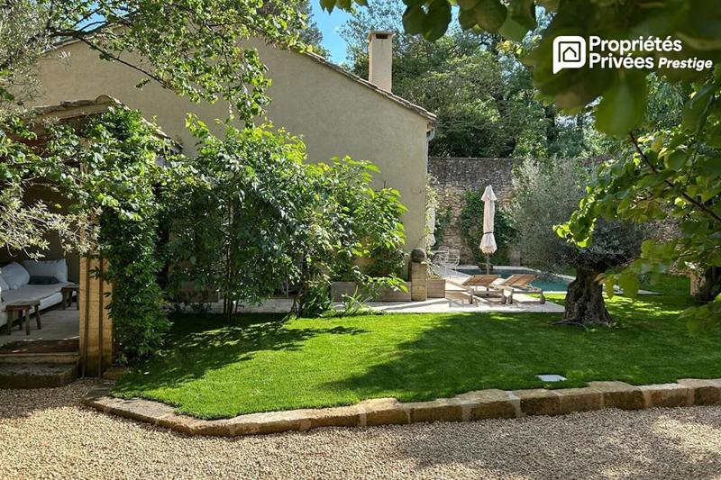 Demeure - 330 m² - 11 pièces