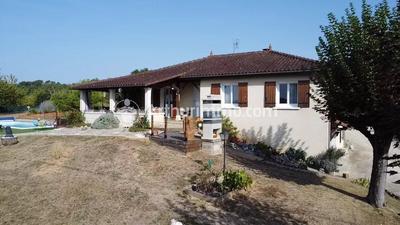 Maison - 239 m² - 8 pièces