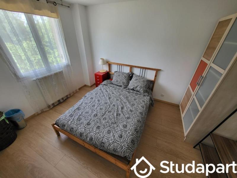 Chambre - 13 m² - 1 pièce