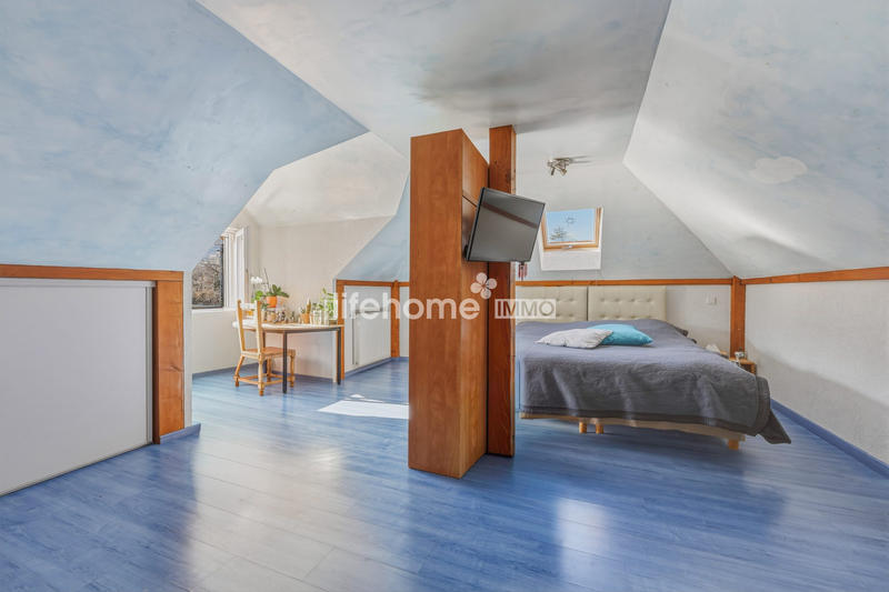 Maison - 215 m² - 8 pièces