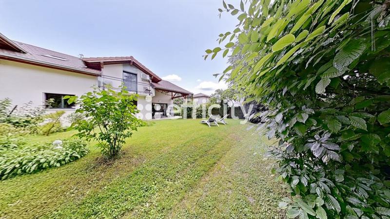 Maison - 161 m² - 7 pièces