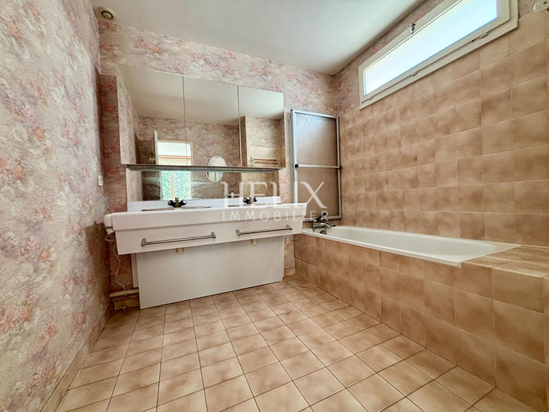 Maison - 145 m² - 7 pièces