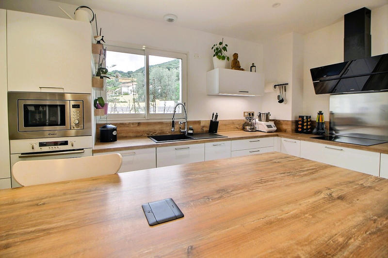 Appartement - 93 m² - 4 pièces