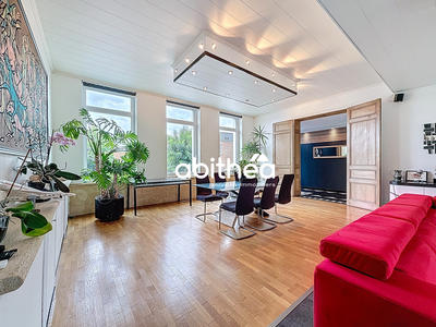 Maison - 331 m² - 10 pièces