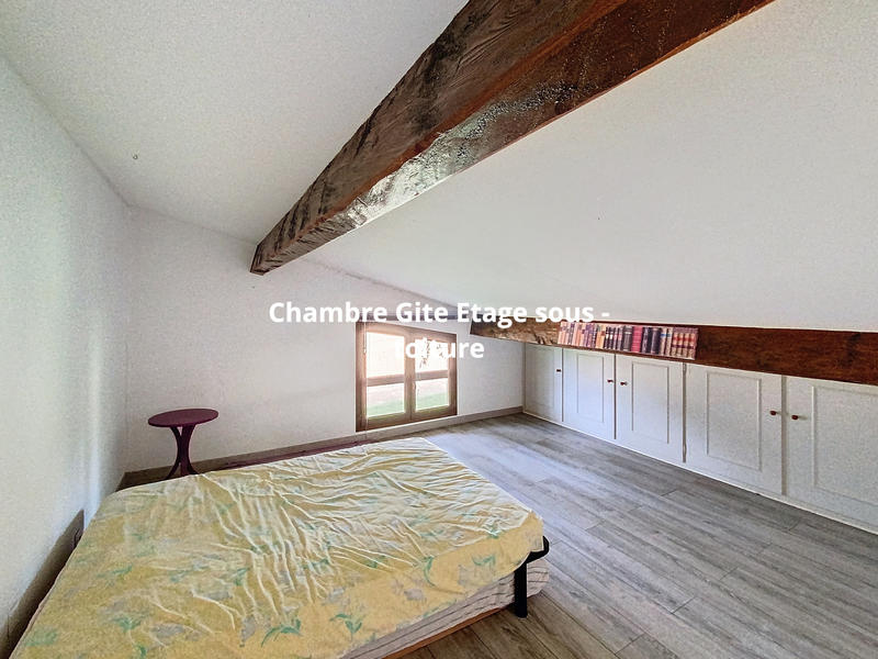 Maison - 273 m² - 10 pièces