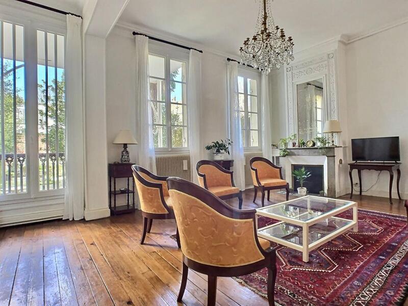 Maison - 304 m² - 14 pièces