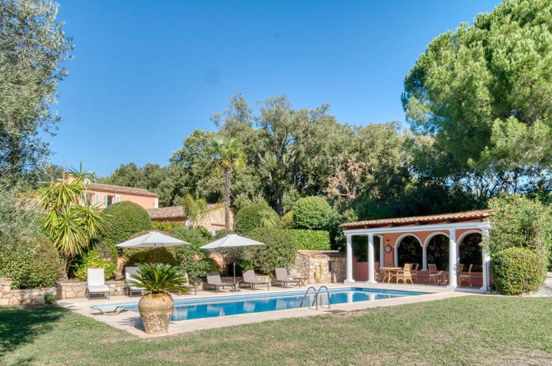 Villa - 237 m² - 8 pièces