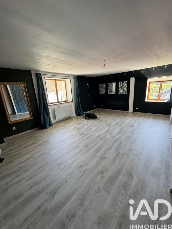 Maison - 240 m² - 8 pièces