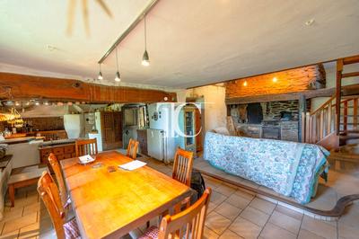 Maison - 97 m² - 5 pièces