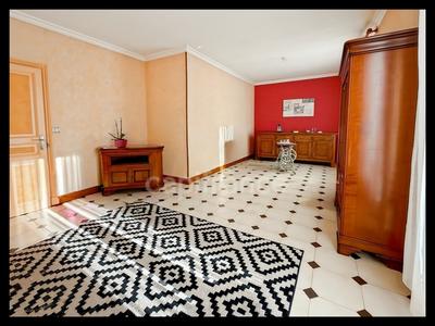 Appartement - 84 m² - 3 pièces