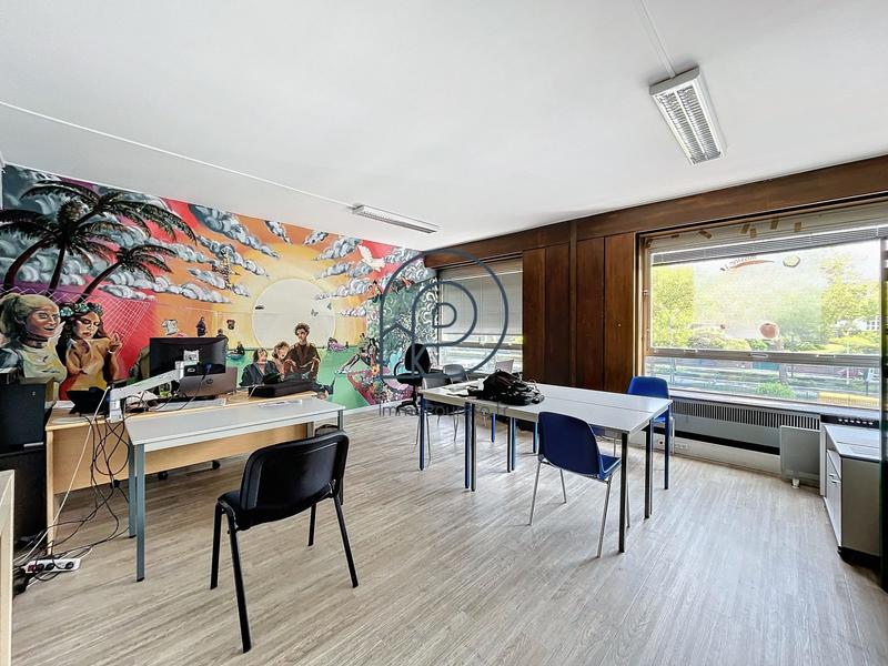 Bureau - 390 m²
