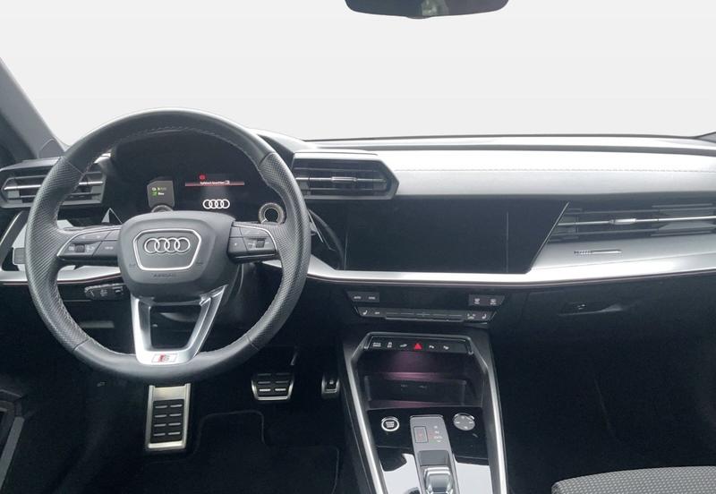 Audi A3 sportback 45 TFSIe s-Line 245 Hybride Rechargeable / Attache Remorque Matrix Led Camera 360° Sieges Elec à Memoire Regulateur Adaptatif
