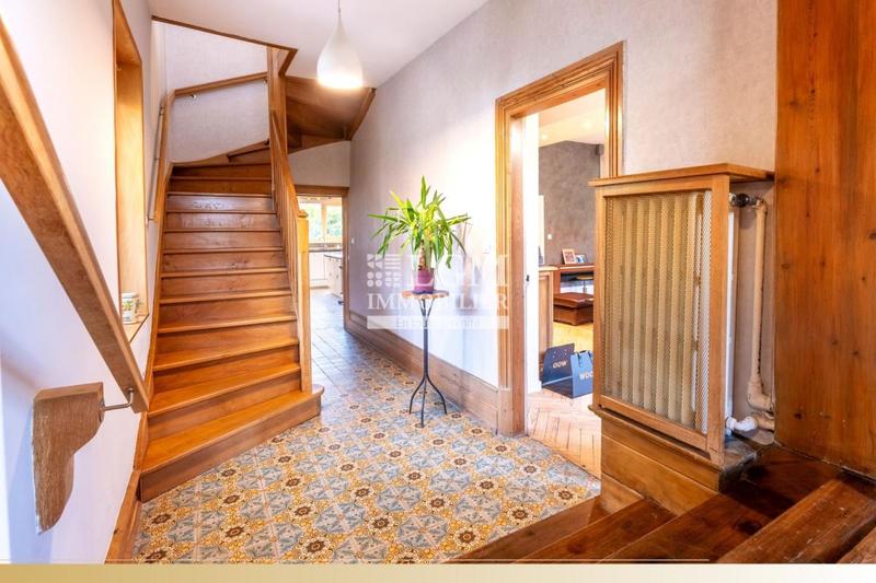 Villa - 256 m² - 5 pièces