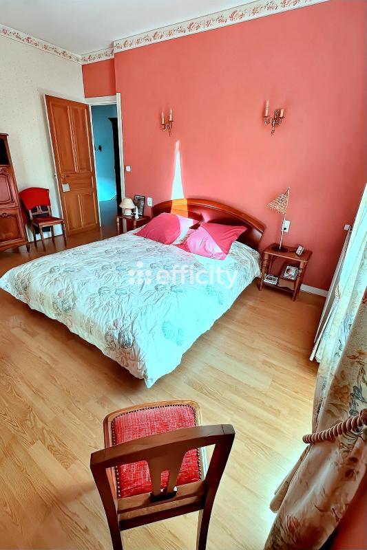 Maison - 215 m² - 8 pièces