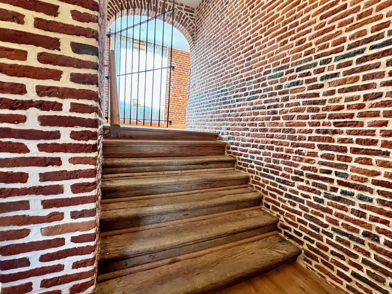 Propriété - 318 m² - 17 pièces