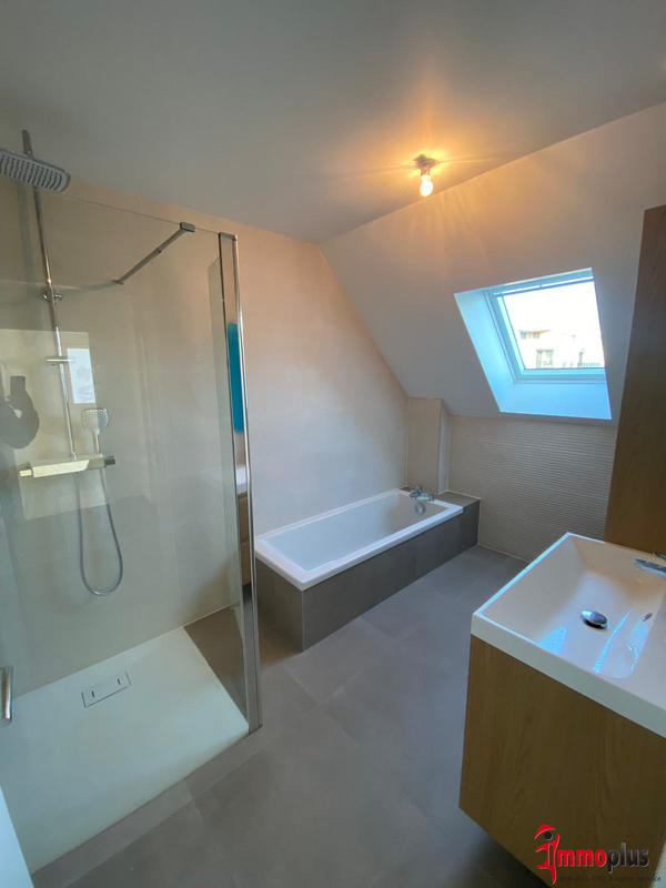 Maison - 98 m² - 5 pièces