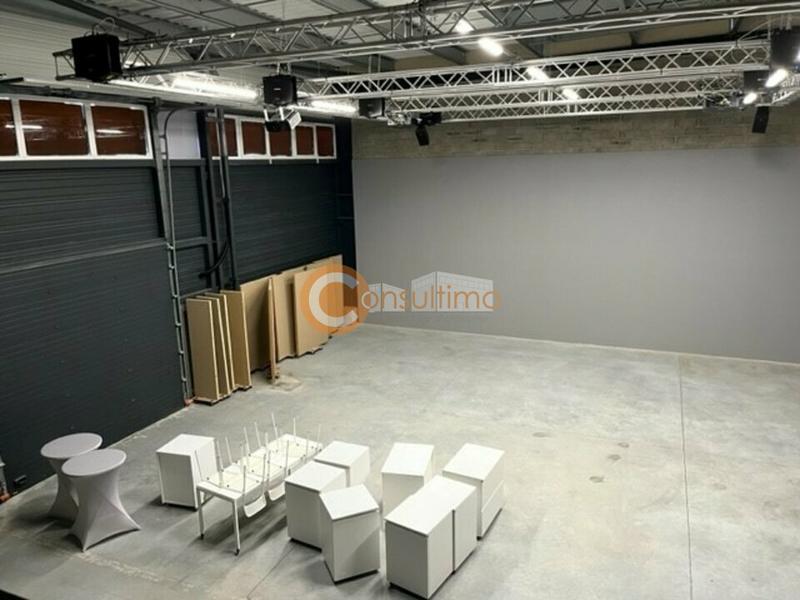 Local d'activité / Entrepôt - 222 m²