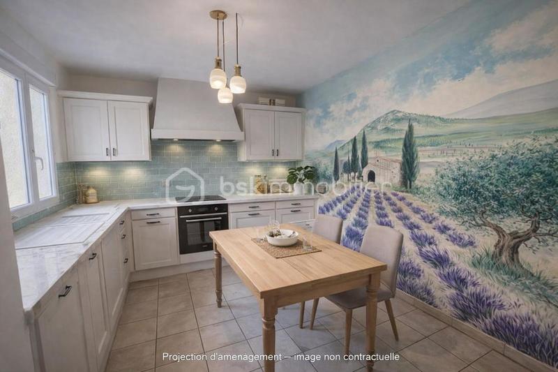 Maison traditionnelle - 151 m² - 6 pièces