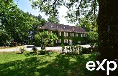 Maison - 340 m² - 10 pièces