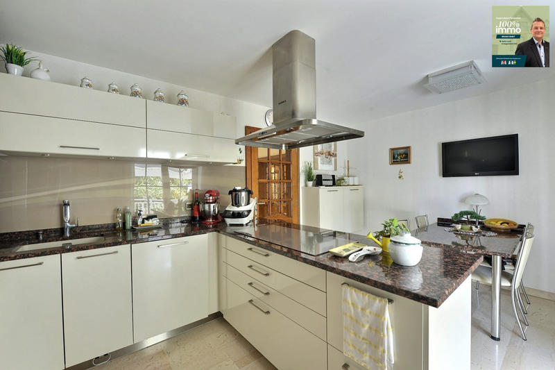 Maison - 232 m² - 7 pièces