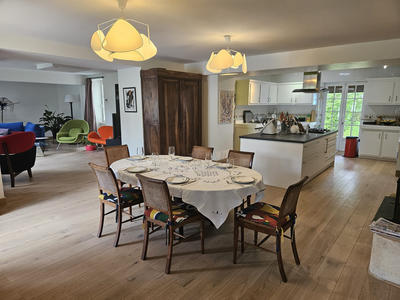 Maison - 350 m² - 13 pièces