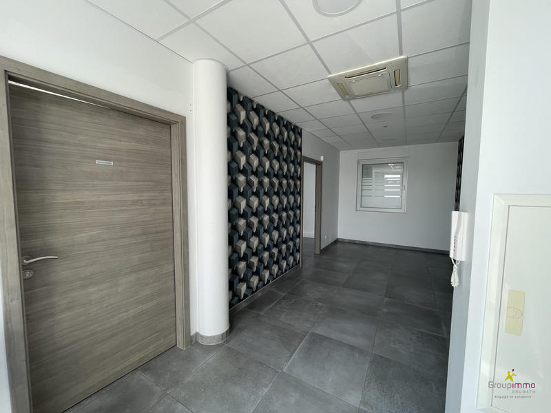 Local d'activités - 78 m² - 3 pièces