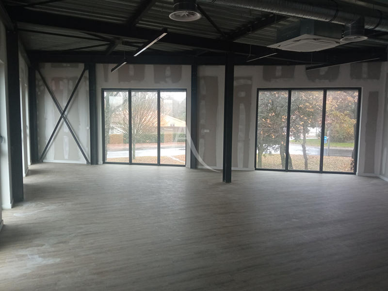 Local commercial - 255 m²