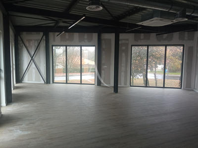 Local commercial - 255 m²