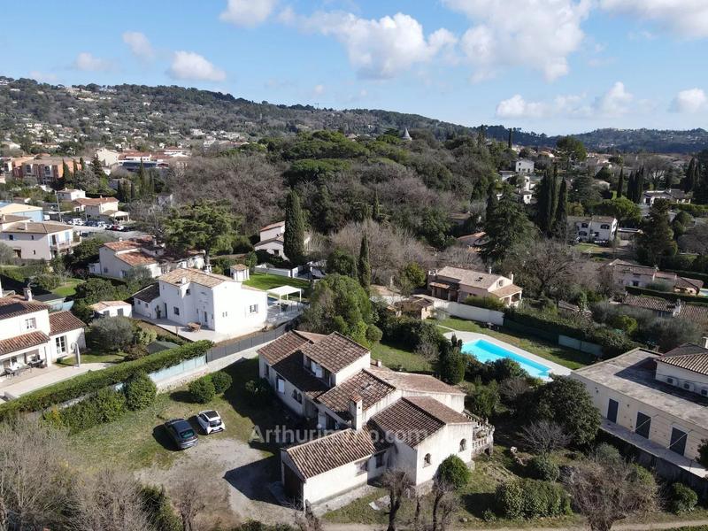 Maison - 186 m² - 7 pièces