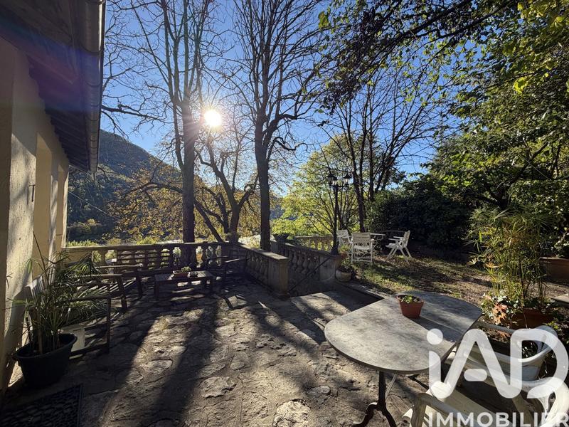 Maison - 180 m² - 6 pièces