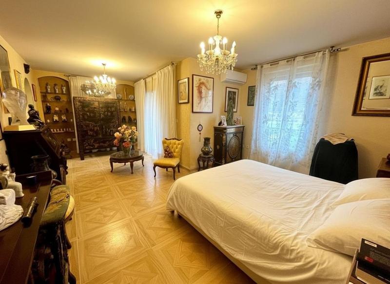 Appartement - 371 m² - 7 pièces