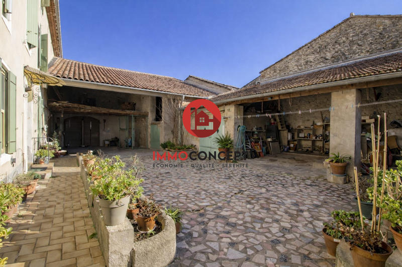 Maison ancienne - 182 m² - 8 pièces